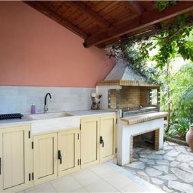 3 bedroom villa with pool and sea views in Barbati, Corfu, sleeps 8